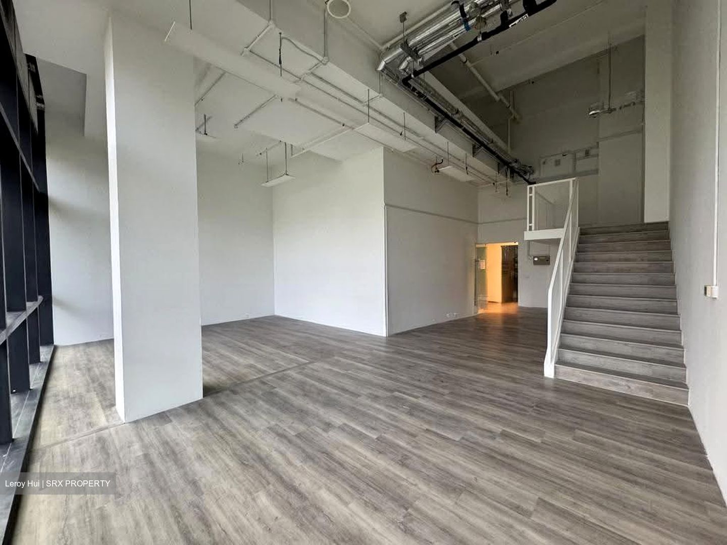Woods Square (D25), Office #626964561